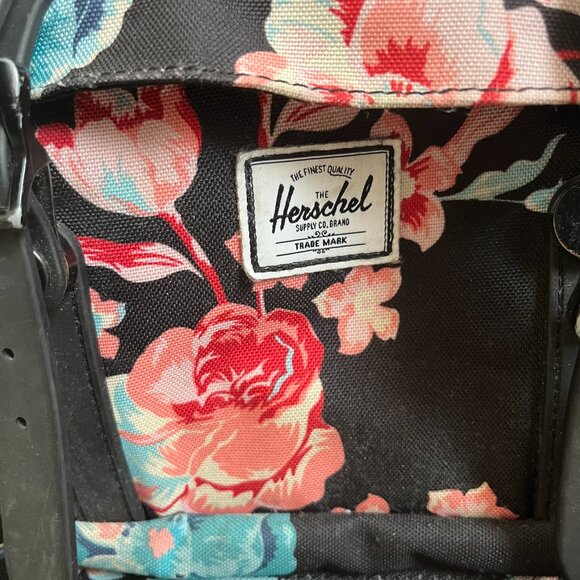 Herschel Retreat Backpack - Picture 5 of 5